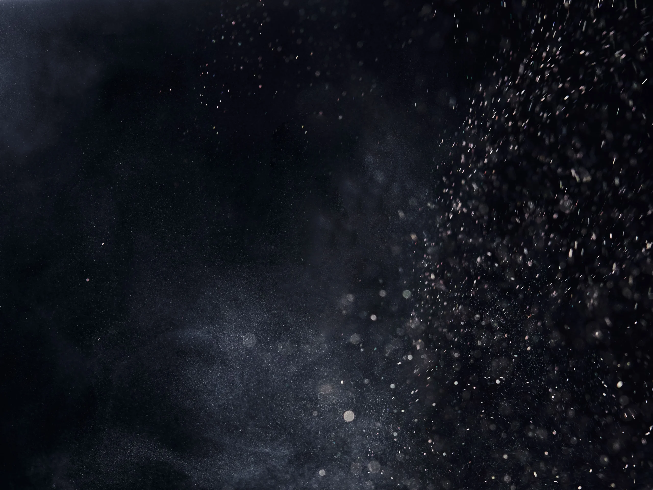 Prach pevne uzamknutý