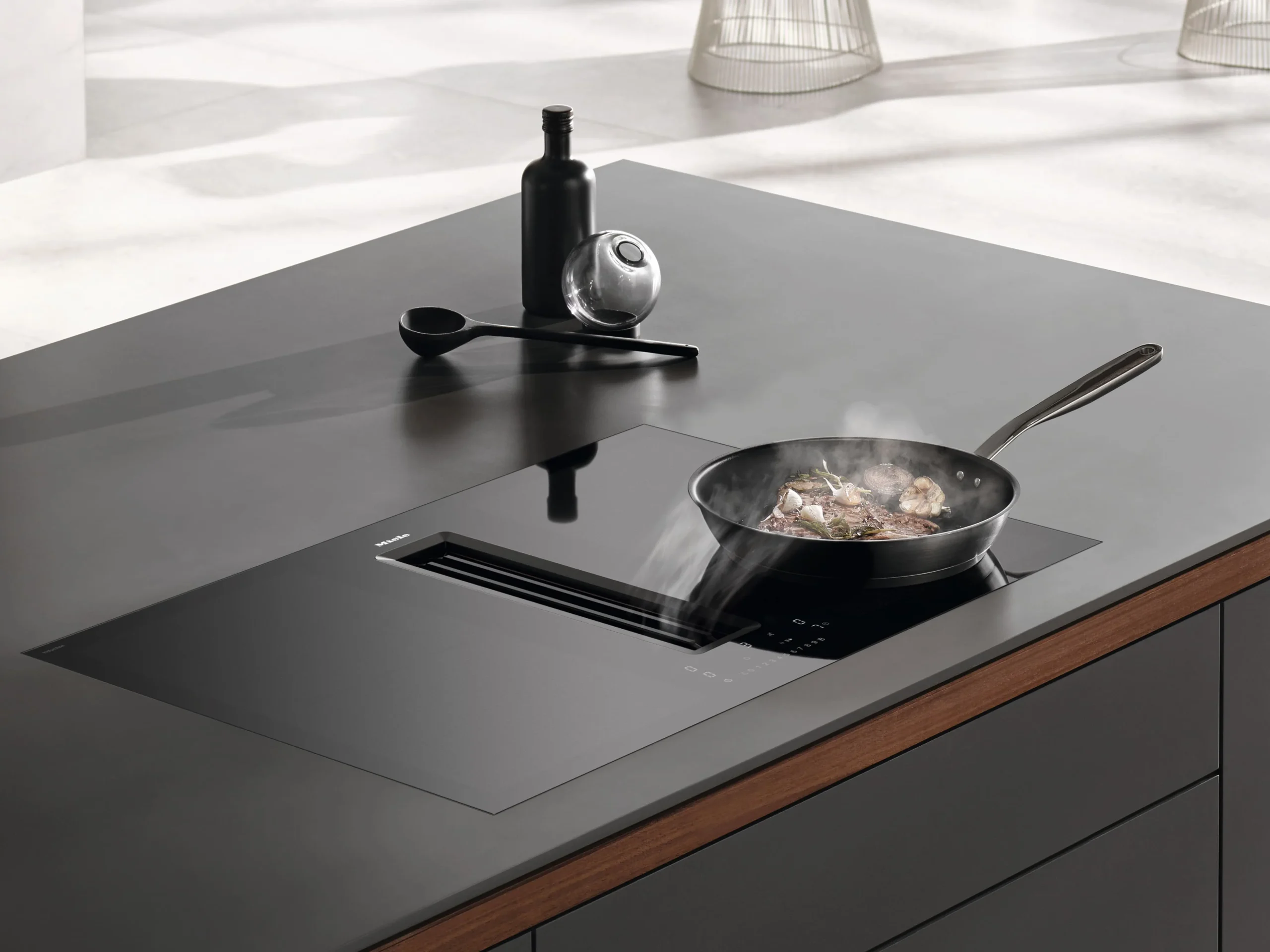 Odsávač pár na zapustenie